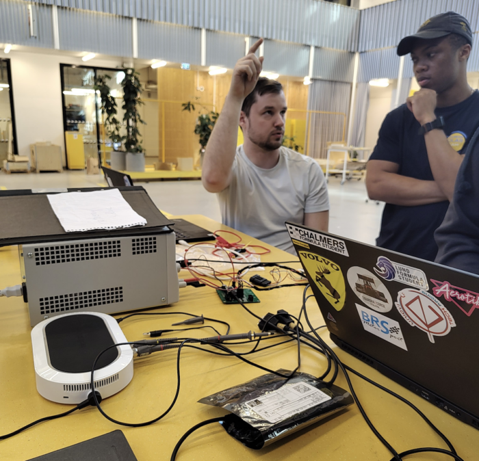 Chalmers Solar Team working with Moku:Go.